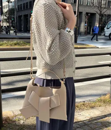 [WEB 한정] 빅 리본 스크로 바닥 백