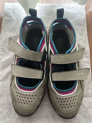SUICOKE 벨크로 스니커즈 그레이/멀티 컬러