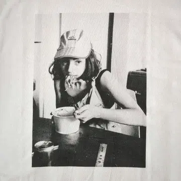 STELLA DONNELLY 티셔츠 스텔라 도넬리 슬래시 메탈