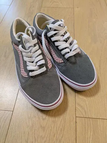 새상품 스니커즈 VANS 올드스쿨 23.5