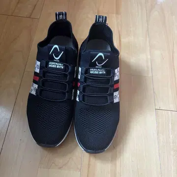 AKUBS MYN 2022 블랙 스니커즈