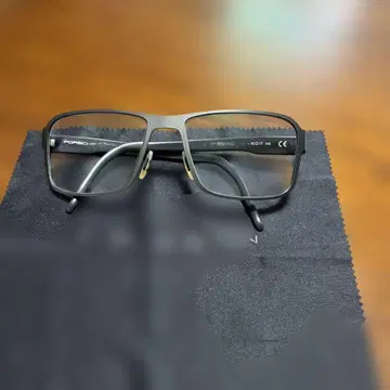 PORSCHE DESIGN 블랙 스퀘어형 안경
