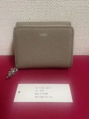 새상품 vasic 3단 폴더형 지갑