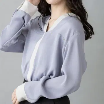 새상품급 라운지드레스 Web 한정 골드 버튼 스키퍼 조젯 블라우스