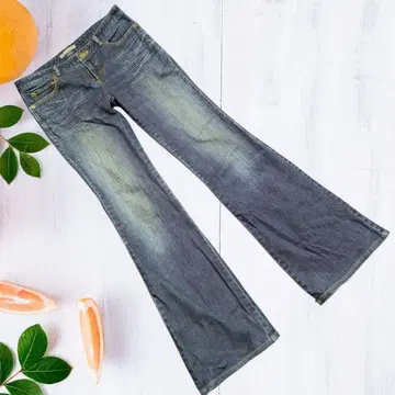 부츠컷 데님 플레어 데님 벨보텀 스타일 청바지 G팬 로우라이즈