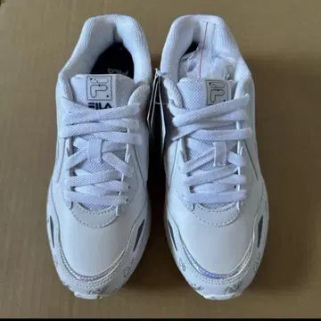 FILA WAVELET OG SHINE BTS 정국 착용 모델 스니커즈