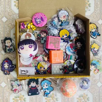 귀멸의 칼날, 진격의 거인, 포켓몬, 애니메이션 등 키링, 캔뱃지 모음