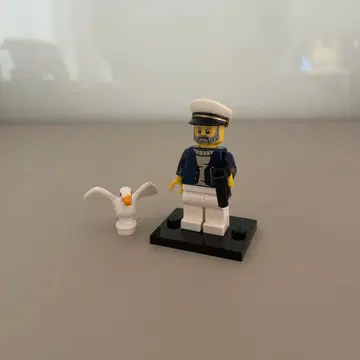 LEGO 미니 피겨 선장