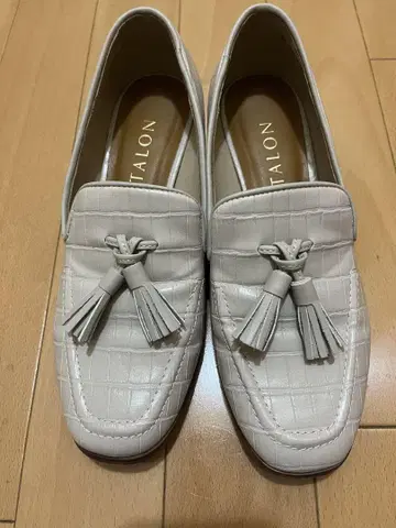 르탈론 태슬 로퍼 라이트 그레이 22.5cm