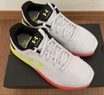 UNDER ARMOUR 스니커즈 러닝화 23.5cm