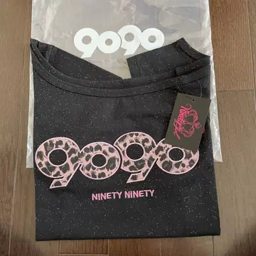 9090 girl OG LogoOffShoulderGlitterTee