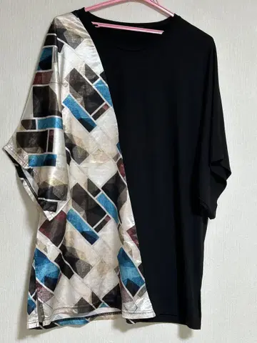 NO ID. BLACK 스카프 절개 루즈 티셔츠 프리 사이즈