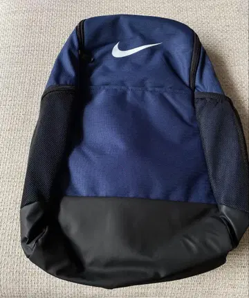 Nike 네이비 백팩 24L