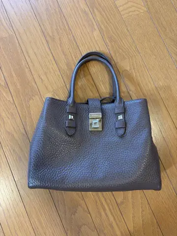 다크 브라운 가죽 핸드백