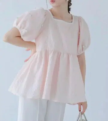 fitmore 로즈 모티브 자카드 페플럼 상의