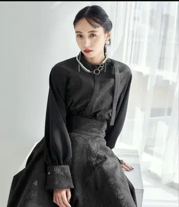 [새상품급] HARE 자카드 절개 보타이 셔츠 블라우스 블랙