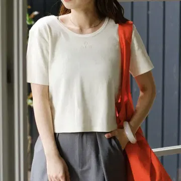 kastane 피그먼트 자수 로고 TEE