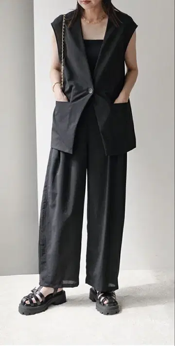 cloche 금기 새상품 드라이 커브 팬츠 BLACK