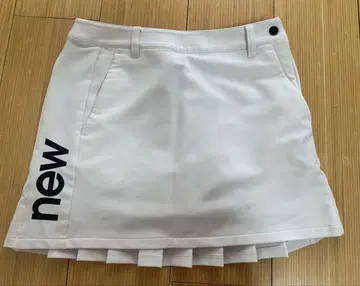 화이트 플리츠 스커트 new balance