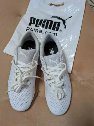 Puma 화이트 스니커즈 26 Cm