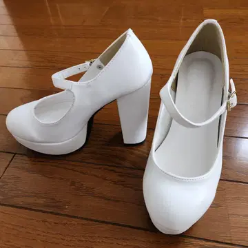 화이트 스트랩 펌프스 21.5cm