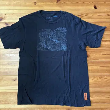 patagonia 블랙 티셔츠 L 사이즈
