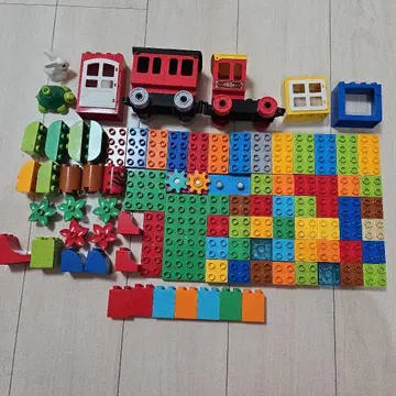 레고 LEGO 듀플로 블록 다수 세트입니다.