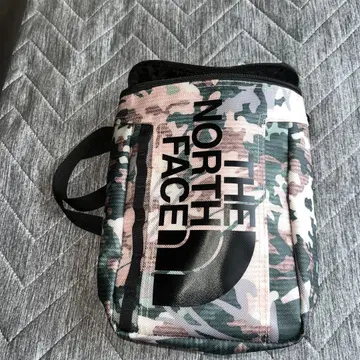 THE NORTH FACE 카모 패턴 숄더백