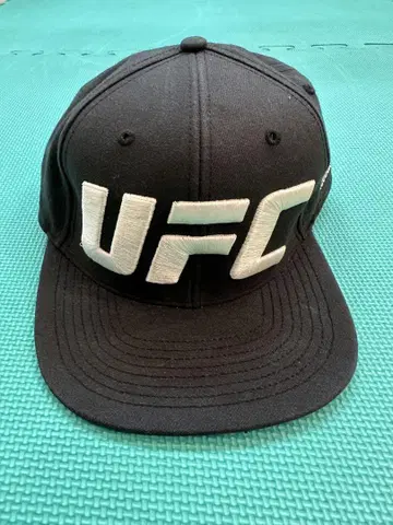 Reebok UFC 블랙 야구 모자