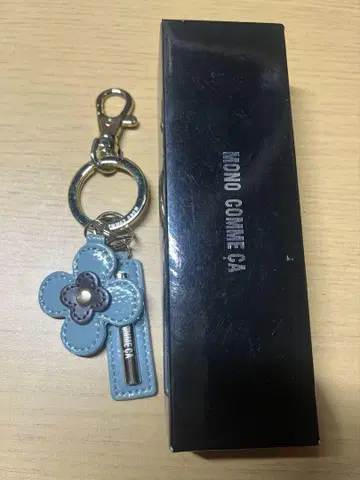 MONO COMME CA 블루 꽃 모양 키링