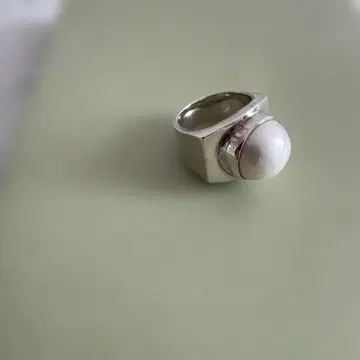 PEARL RING