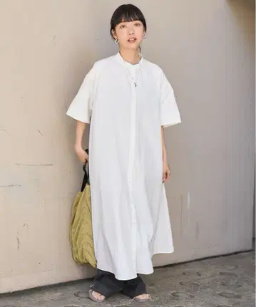 [새상품] 프릭스스토어 마오칼라 숏 슬리브 플레어 원피스