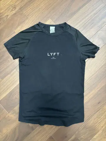 LYFT 블랙 티셔츠 리프트 S