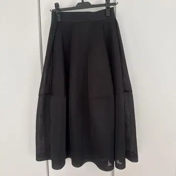 lig. sheer volume 스커트 M 사이즈