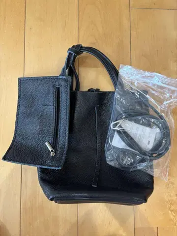 블랙 가죽 토트백 파우치 포함