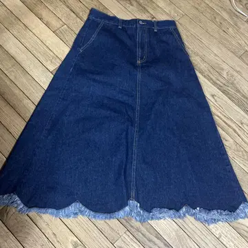 merlot 새상품급 다크 데님 플레어 스커트 프린지 밑단