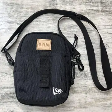 NEW ERA 숄더백 타카하시 아이 콜라보