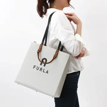새상품 FURLA 화이트 토트백