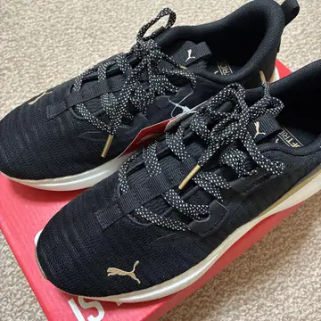 PUMA 블랙 스니커즈 미사용 새상품 24.0