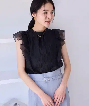 VIS 시어 샤이니 보타이 프릴 블라우스 슬리브리스 블랙