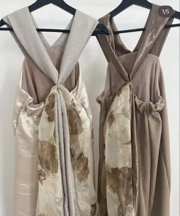 tittle Open back dress 22