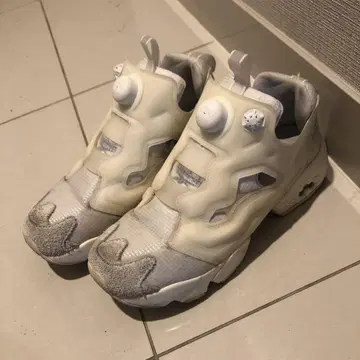 Reebok 23.5cm 화이트 스니커즈