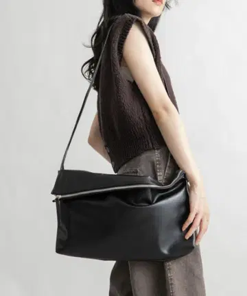 언밸런스 플랩 숄더 BAG KBF 블랙