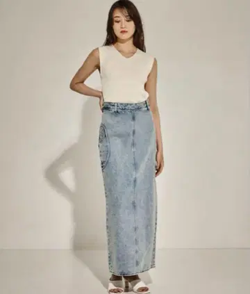 [정품] 클라네 CIRCLE CUT LAYERED DENIM SKIRT