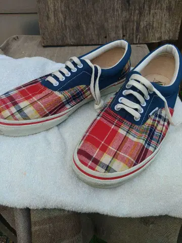 VANS 체크 무늬 스니커즈