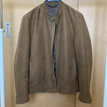 브라운 가죽 자켓 안감 부착 멋쟁이