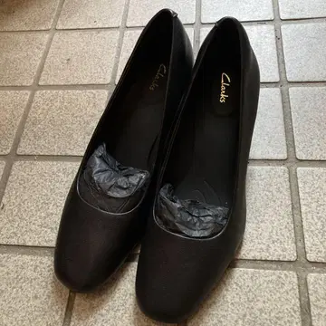 새상품급 Clarks 블랙 하이힐 5.5cm 경조사