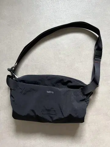 Bellroy Lite Sling 7L 블랙