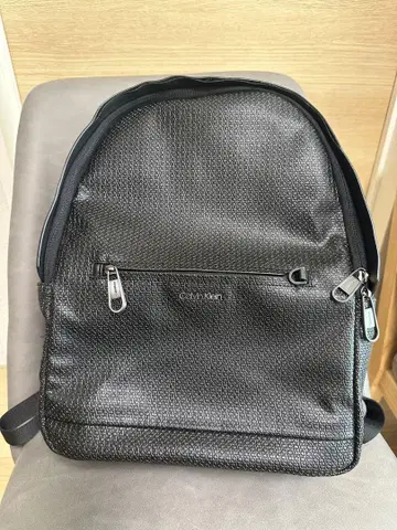Calvin Klein 블랙 백팩