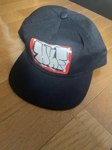 HUF 블랙 그래픽 로고 캡